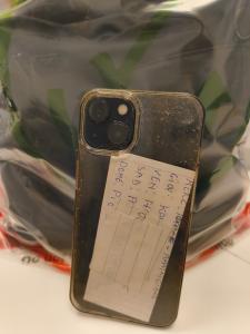 CS1448/2025 IPHONE GIACCA NERA CHIAVI NELLA TASCA 